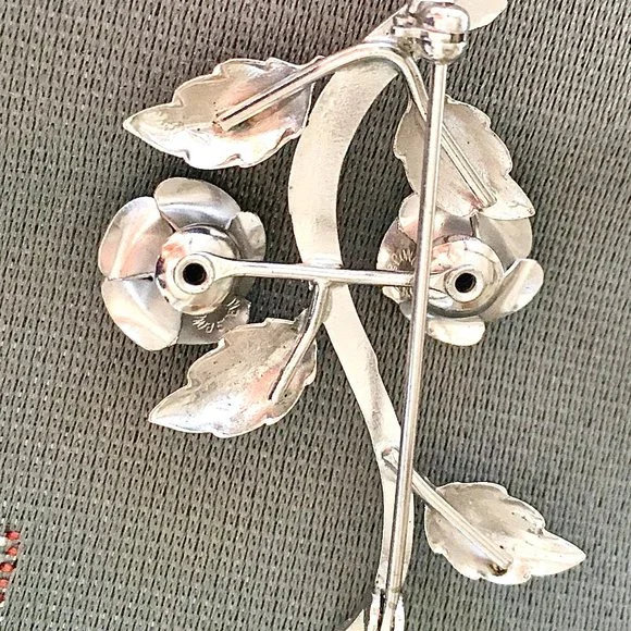 Silver Roses Broach - Picture 3 of 3